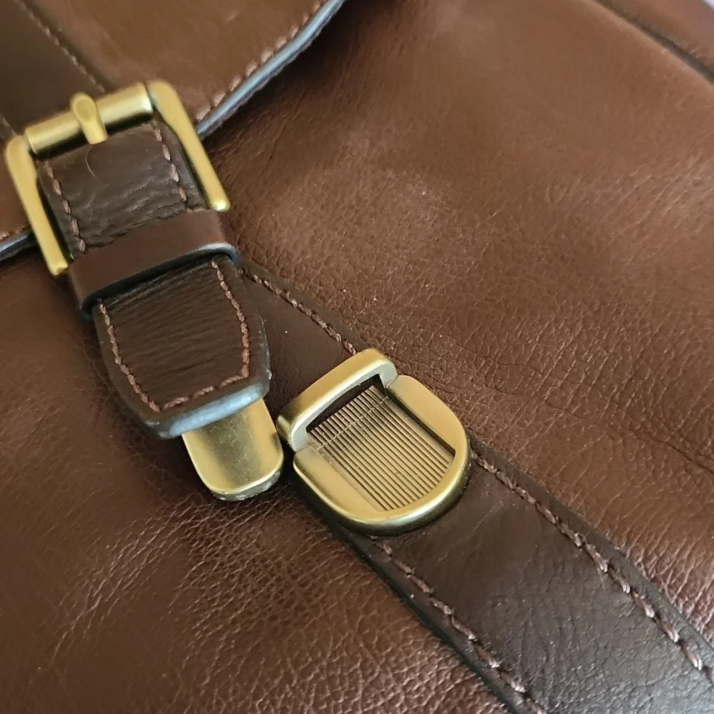 Fossil Messenger Laptop Bag Travel Business Casual Upscale Prep